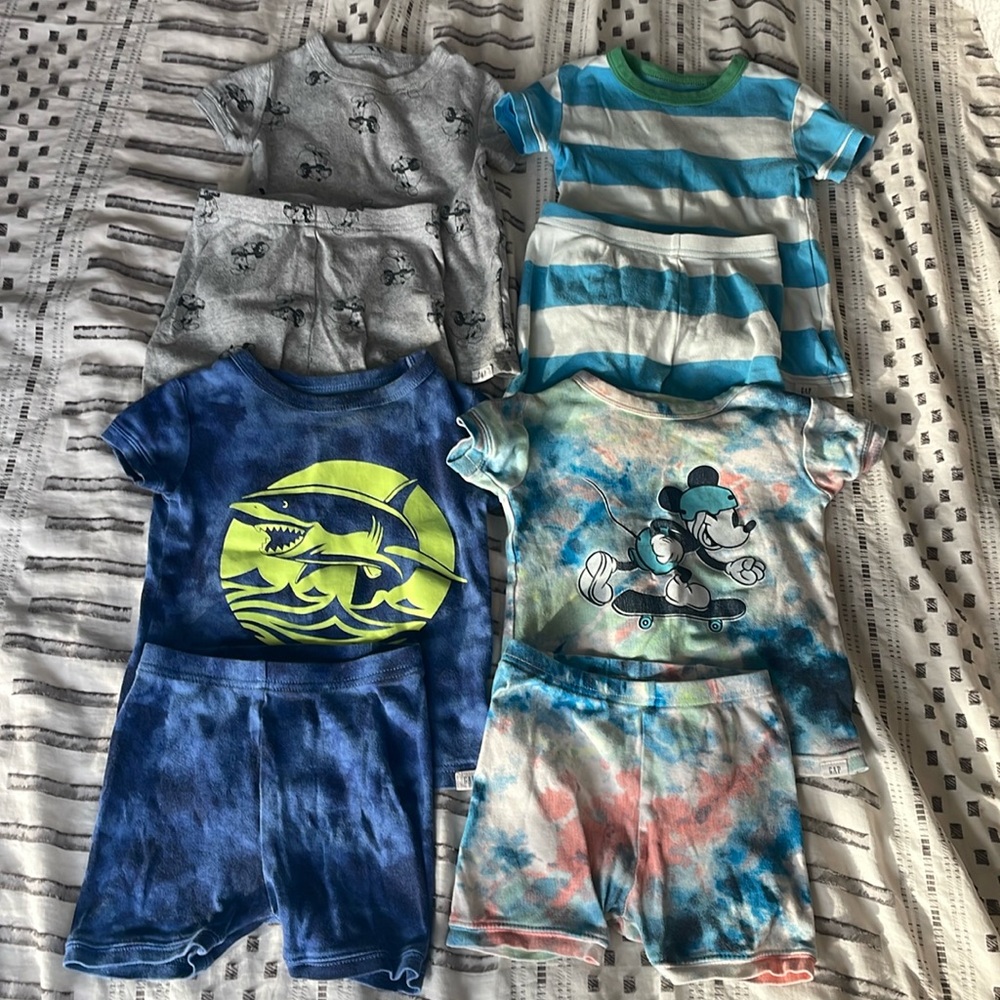 Baby GAP Organic Cotton pajamas-short sleeve/shorts (4)pair 2T and 3T